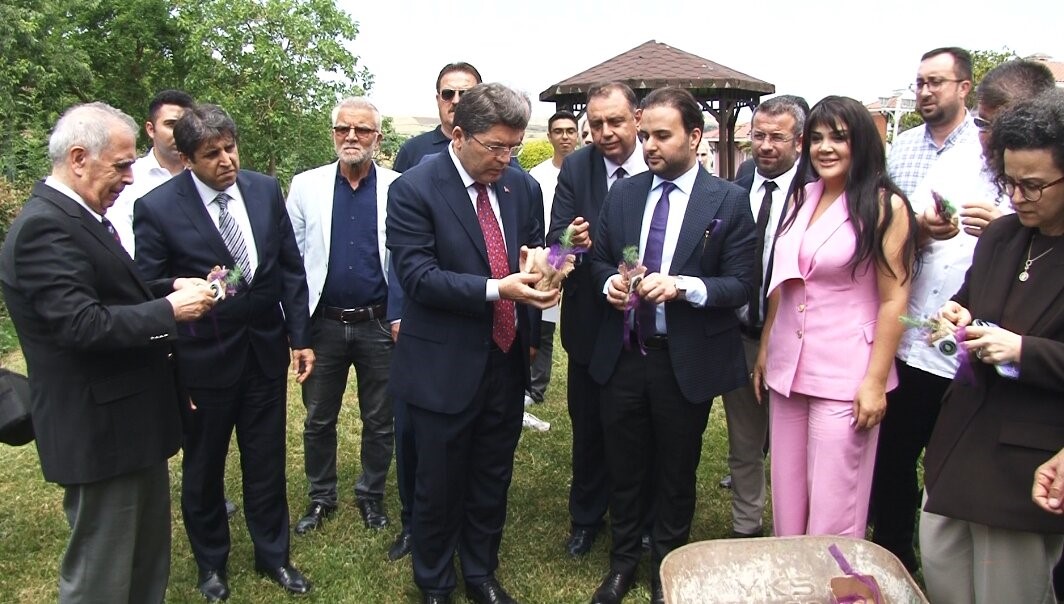 Eski Adalet Bakanı Yılmaz Tunç: "Türkiye, uluslararası alanda iklim konusunda öncülük yapan bir ülke"