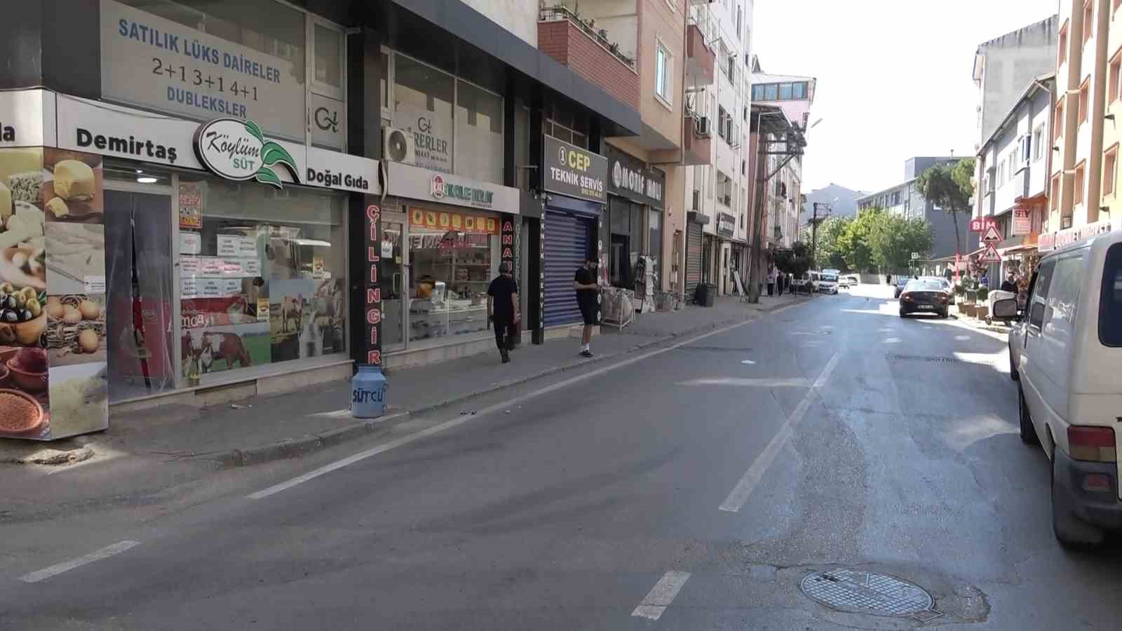 Kamyonetin altında kalan 4 yaşındaki çocuk emekleyerek çıktı
