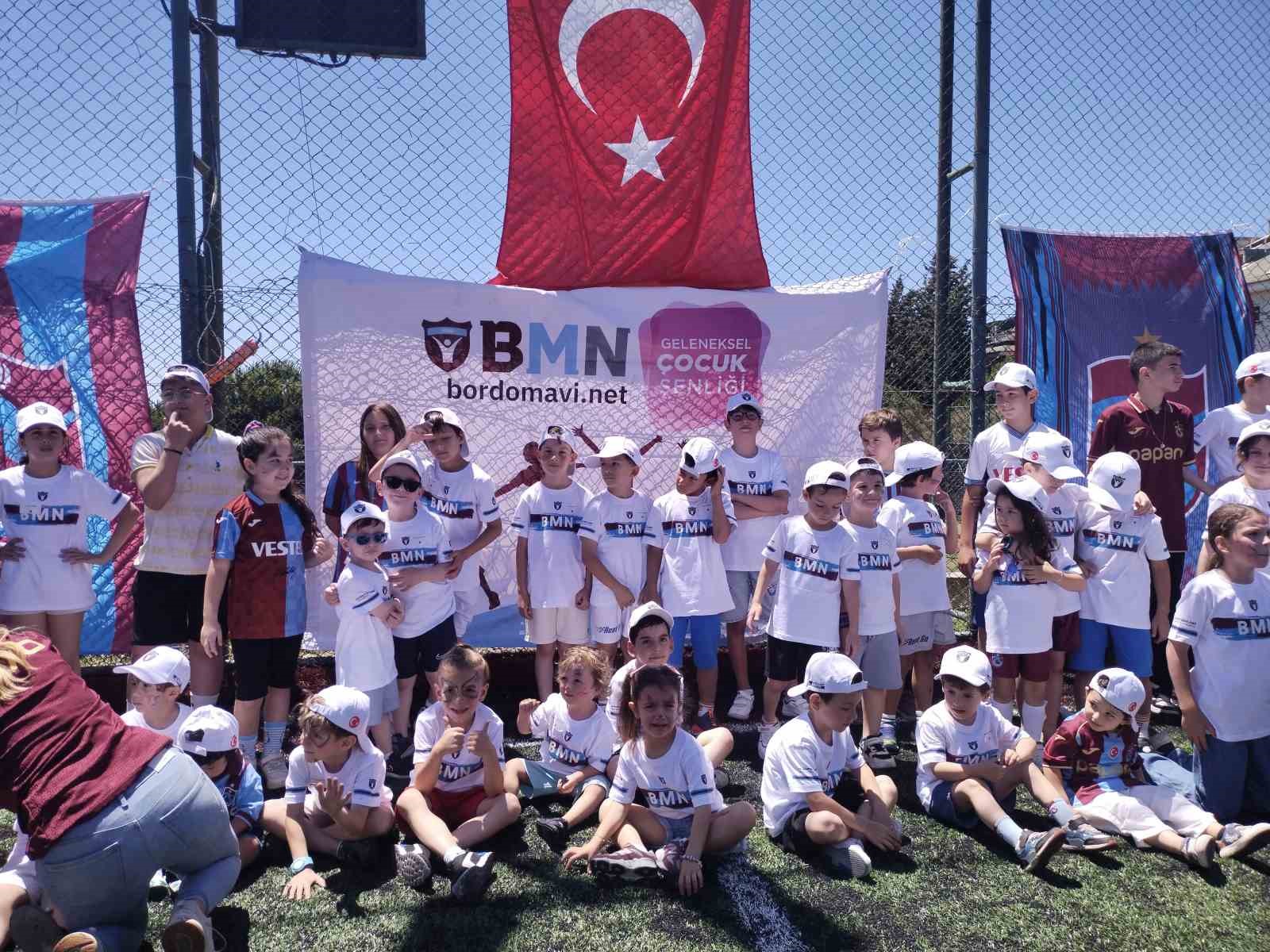 &Uuml;sk&uuml;dar&rsquo;da &Ccedil;ocuk Şenliği renkli g&ouml;r&uuml;nt&uuml;lere sahne oldu