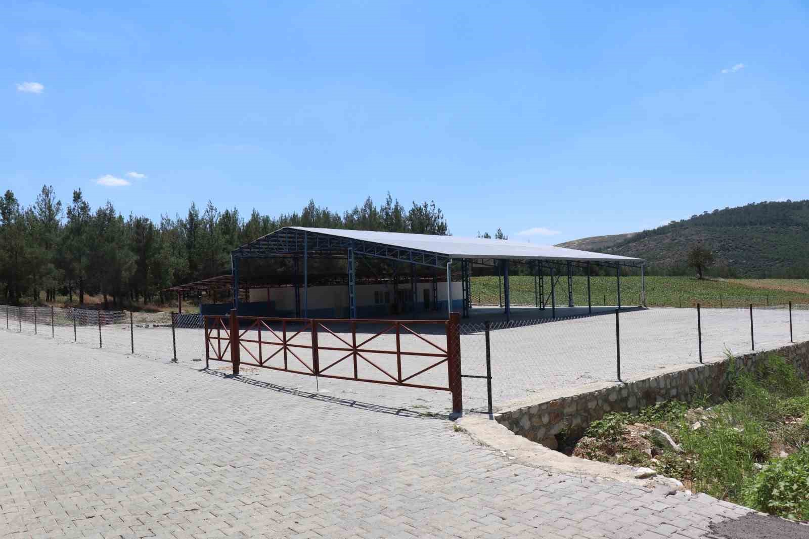 Örentaht Mahallesi’ndeki sosyal tesislerdeki eksikler tamamlandı