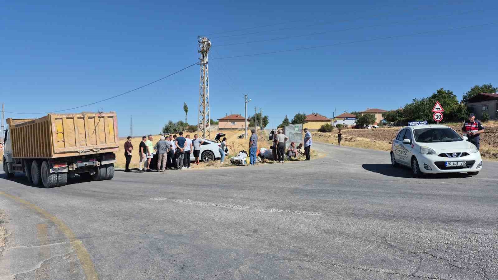 İki otomobilin karıştığı kazada 5 kişi yaralandı