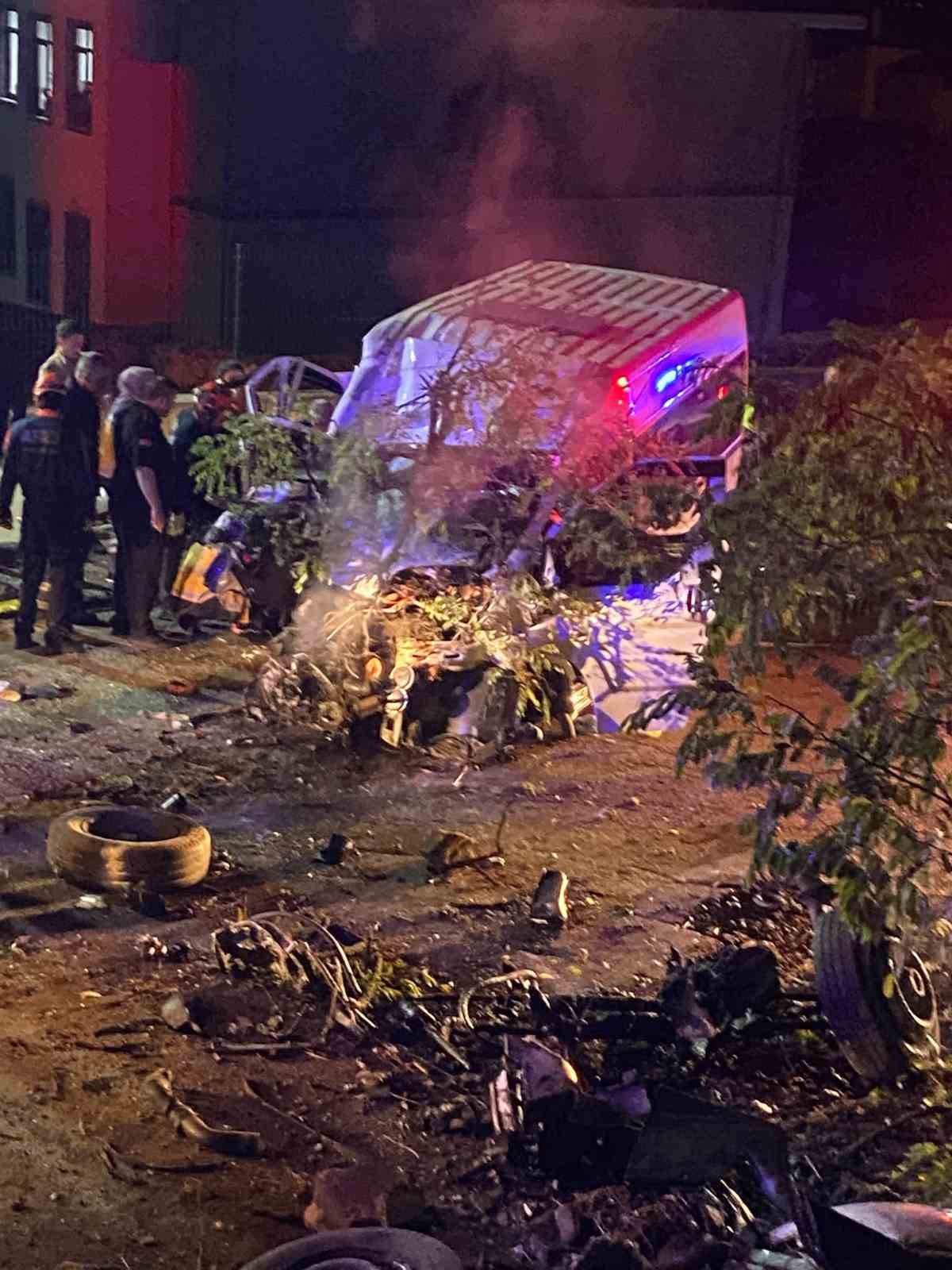 Karabük’te işçi servisi elektrik direğine çarptı: 6 yaralı