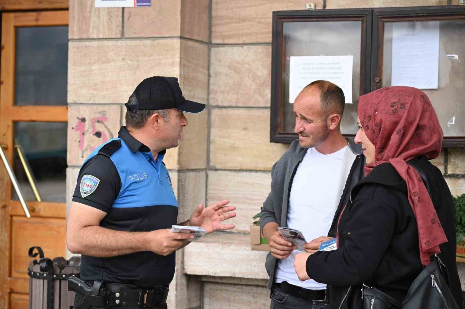 Erzincan Emniyeti 130 vatandaşı dolandırıcılığa karşı bilgilendirdi