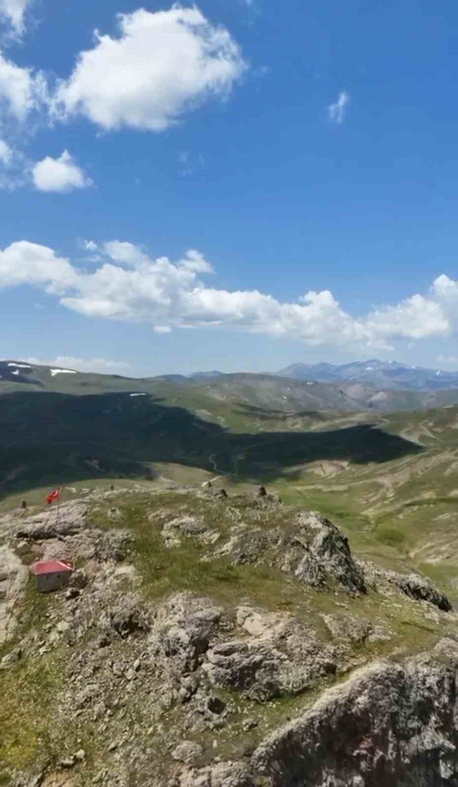 G&uuml;m&uuml;şhane&rsquo;de 2 bin 500 rakımdaki Taş Mescid ilgi &ccedil;ekiyor