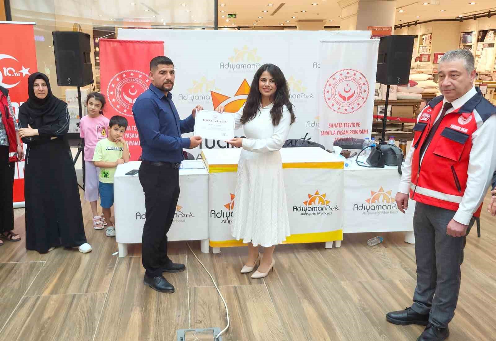 Adıyaman&rsquo;da şehit yakınları ve gazilerin ebru sergisi a&ccedil;ıldı
