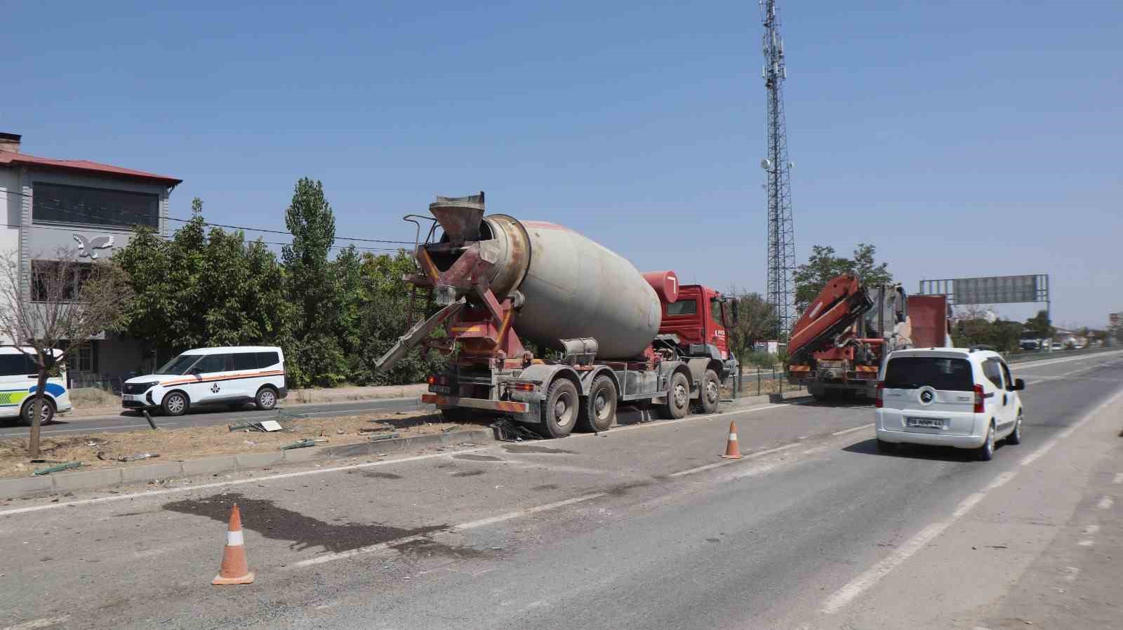 Iğdır-Tuzluca kara yolunda zincirleme kaza: 4 kişi yaralandı