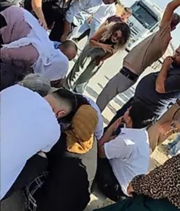 Siirt’te yolun karşısına geçmek isteyen çocuğa otobüs çarptı