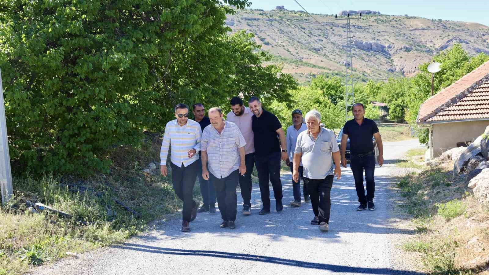 Akçadağ Belediye Başkanı Ulutaş mahallelerde çalışmaları inceledi