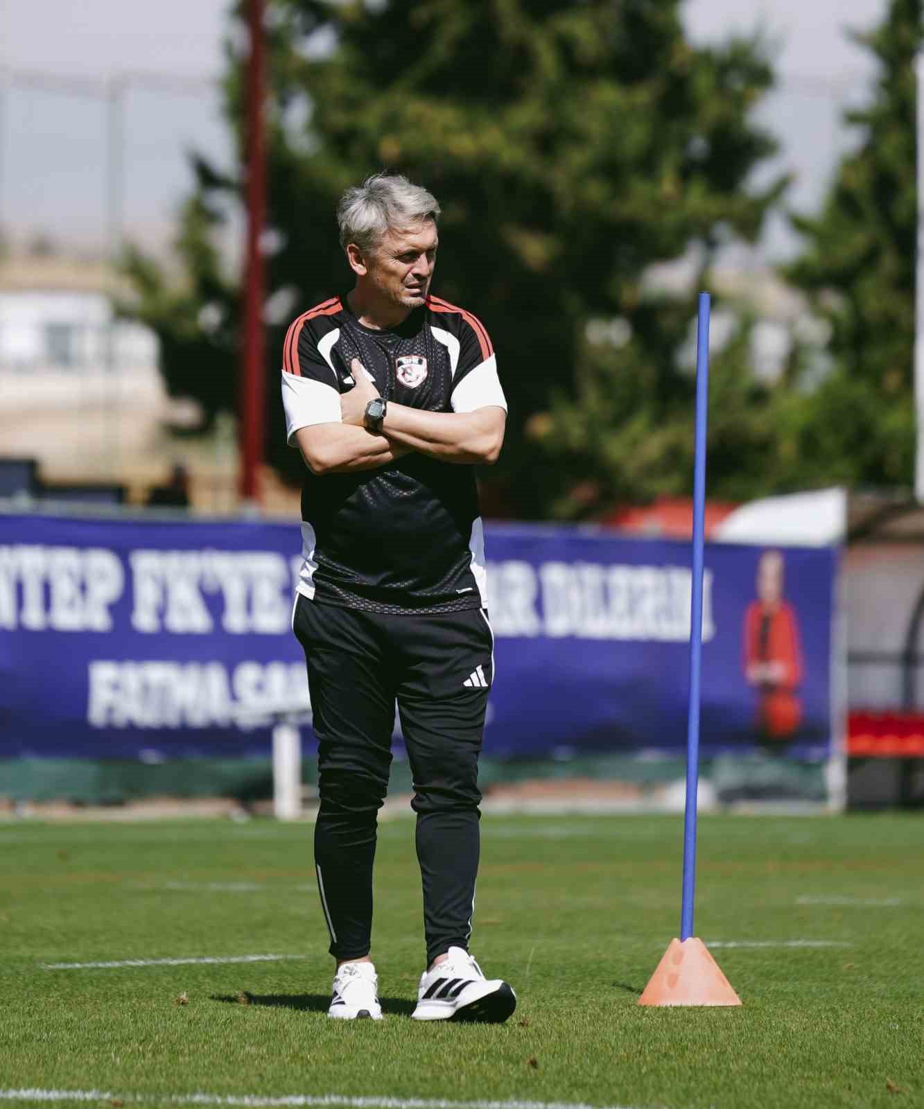 Orhan Ak: "Kocaelispor ma&ccedil;ından puan ya da puanlar alıp milli araya moralli girmek istiyoruz"