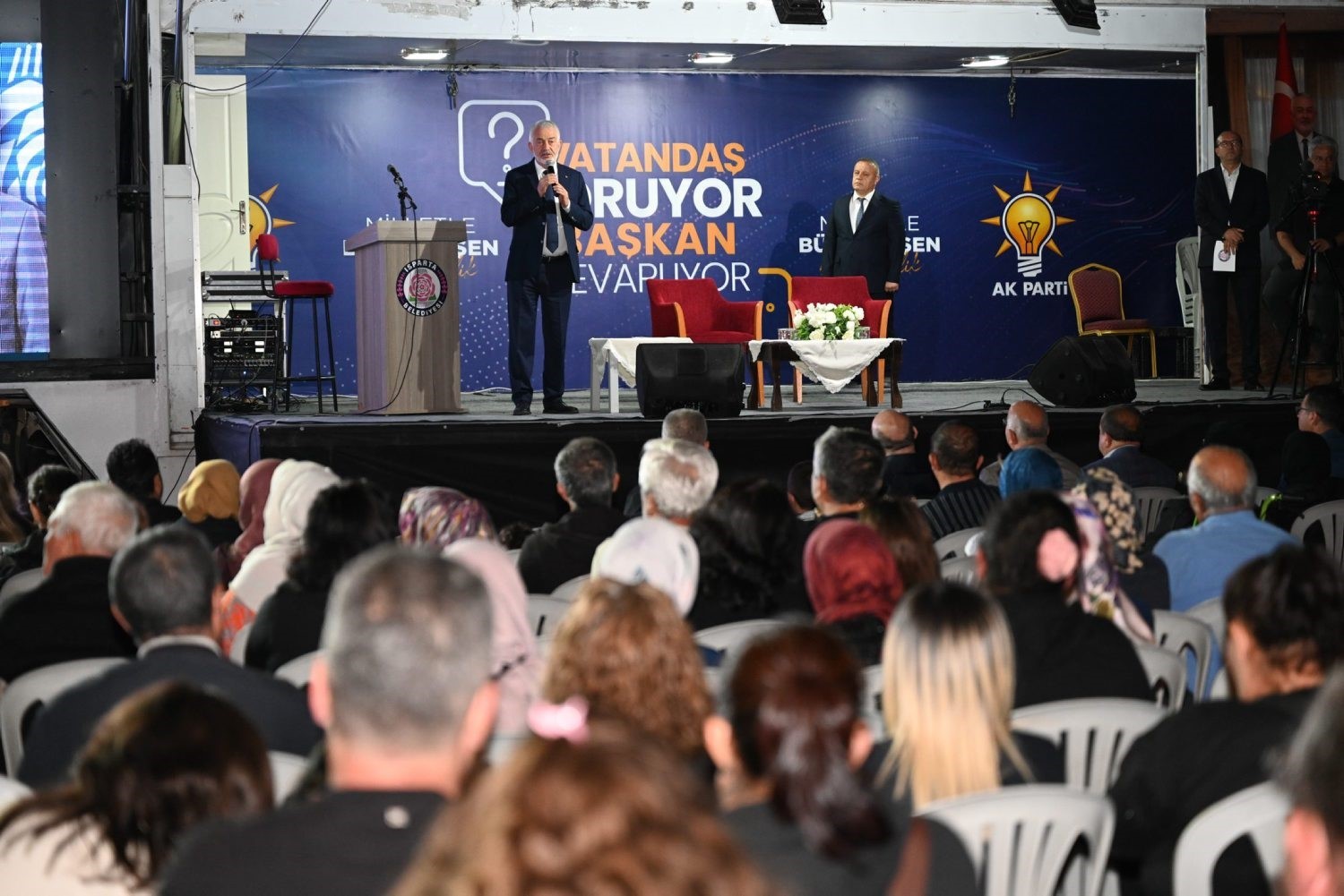 Başkan Başdeğirmen, mahallelerde vatandaşlarla buluşuyor