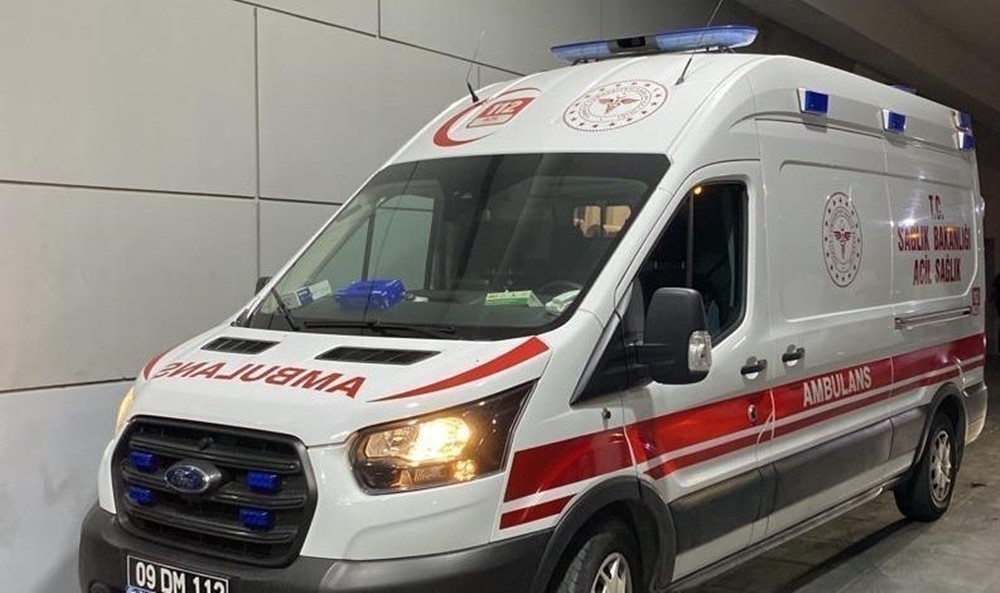 Minib&uuml;s tarlaya u&ccedil;tu: 1 &ouml;l&uuml;, 2 yaralı