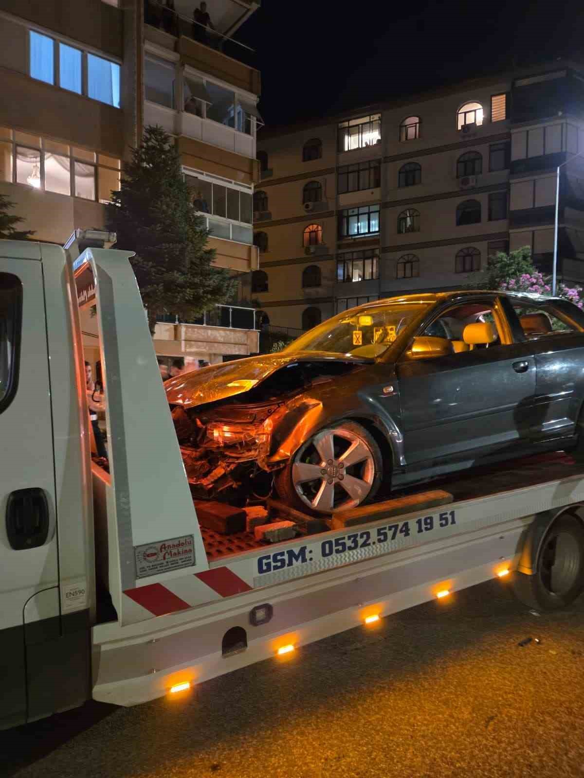 Otomobil 15 metrelik apartman boşluğuna d&uuml;şt&uuml;: 2 yaralı