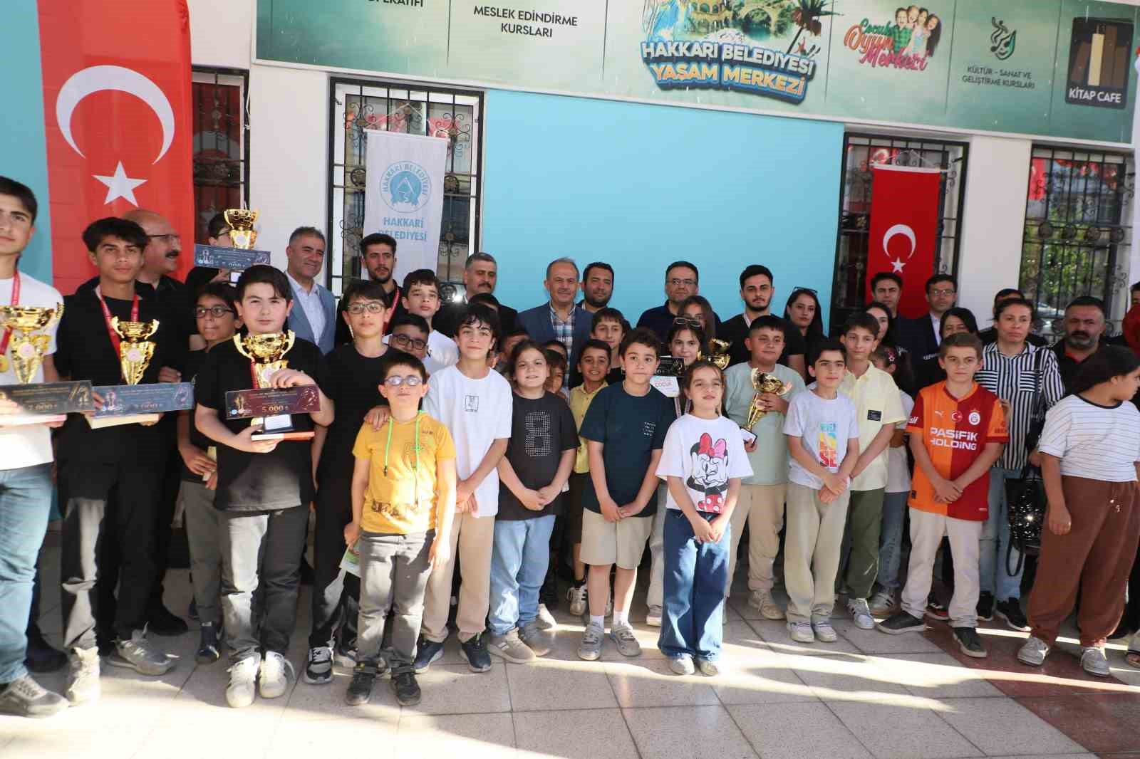 Hakkâri’de 120 sporcunun katıldığı satranç turnuvası sona erdi