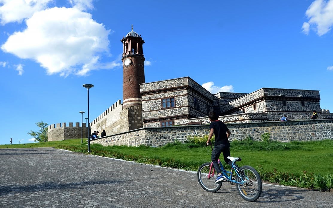 Erzurum’da tarihi Saat Kulesi geçici ziyarete kapatılıyor
