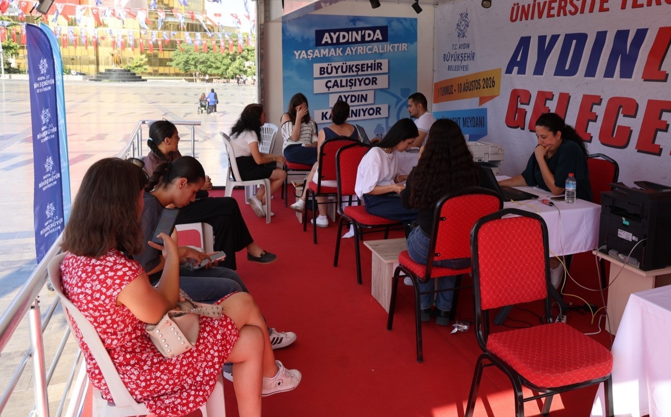 Aydın Büyükşehir Belediyesi’nden üniversite adaylarına ücretsiz tercih desteği