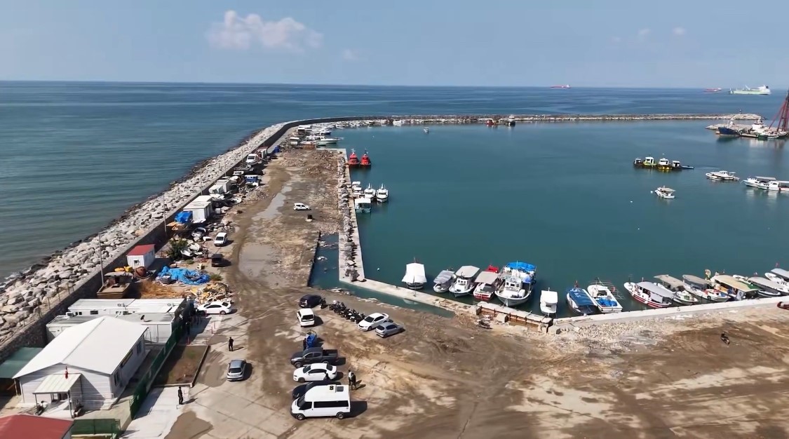 Vali Masatlı, Dörtyol Balıkçı Barınağı’ndaki çalışmaları inceledi