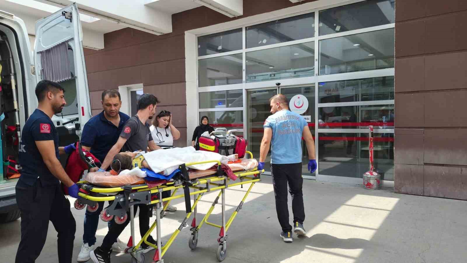 Yüksekten düşen 6 yaşındaki kız çocuğu ağır yaralandı