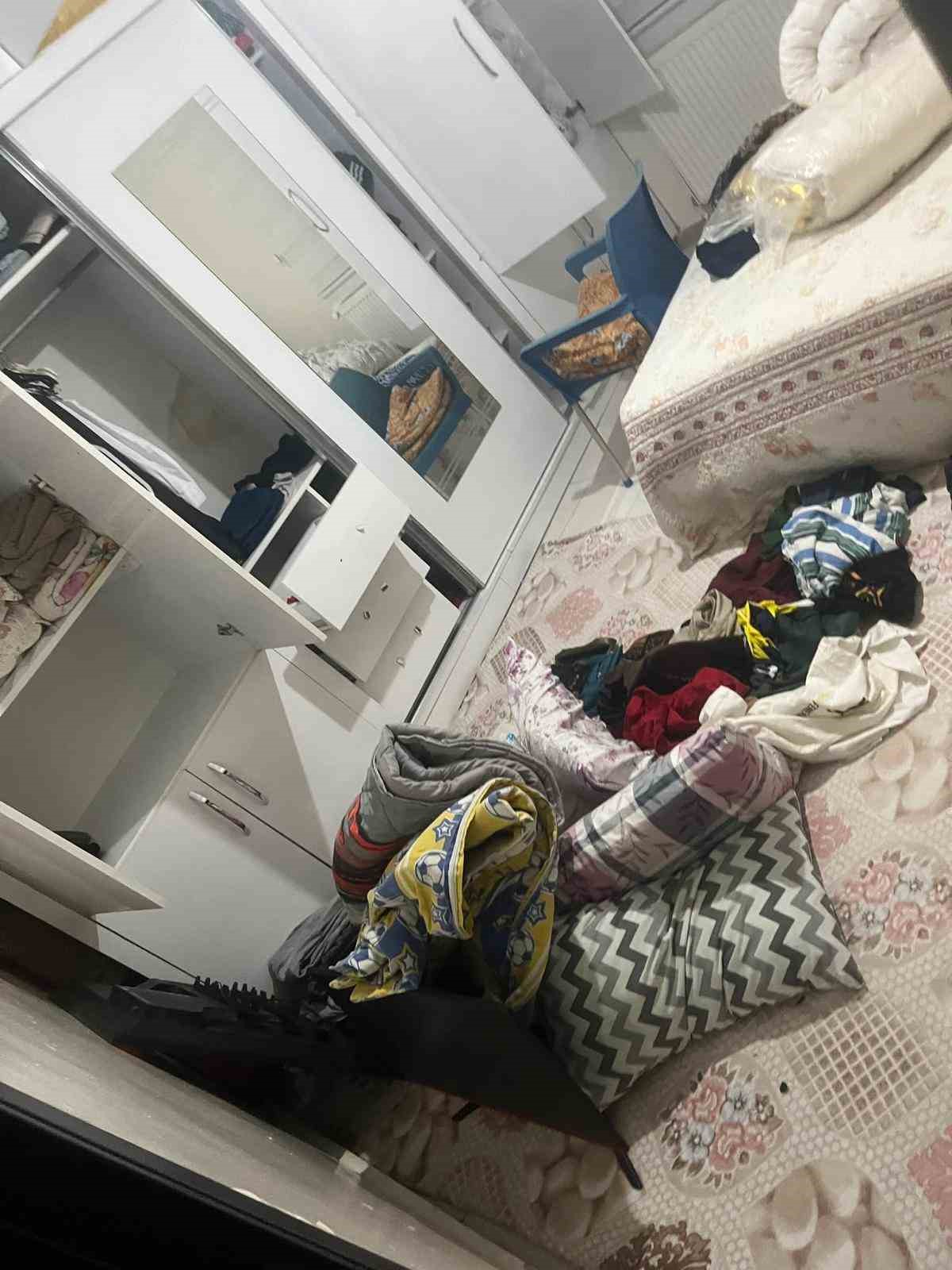 Gaziantep&rsquo;te tatile giden aileye hırsız şoku: Yaklaşık 1 kilo altını &ccedil;aldılar