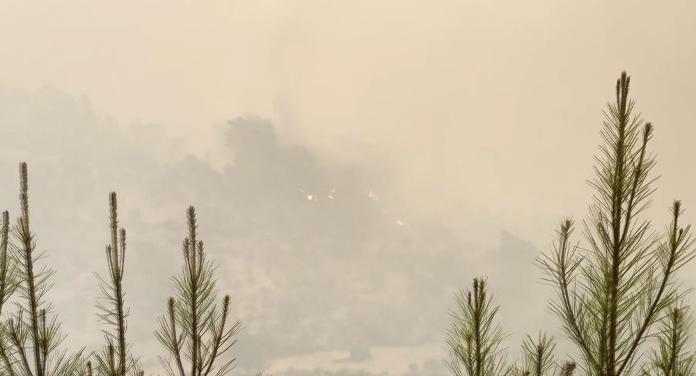 Seydikemer yangınında bazı evler tahliye edildi