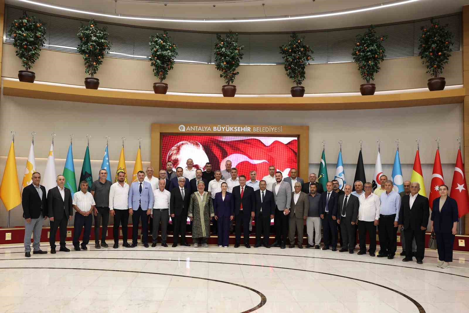 &Ouml;zdemir: "Her zaman esnafımızın yanındayız"