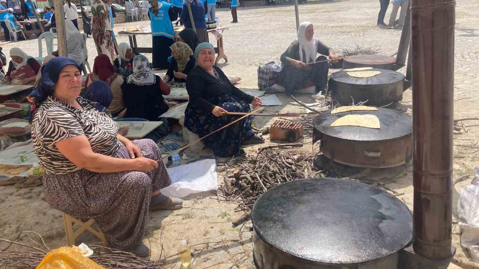 Kur’an kursu öğrencileri yararına hayır çarşısı kuruldu