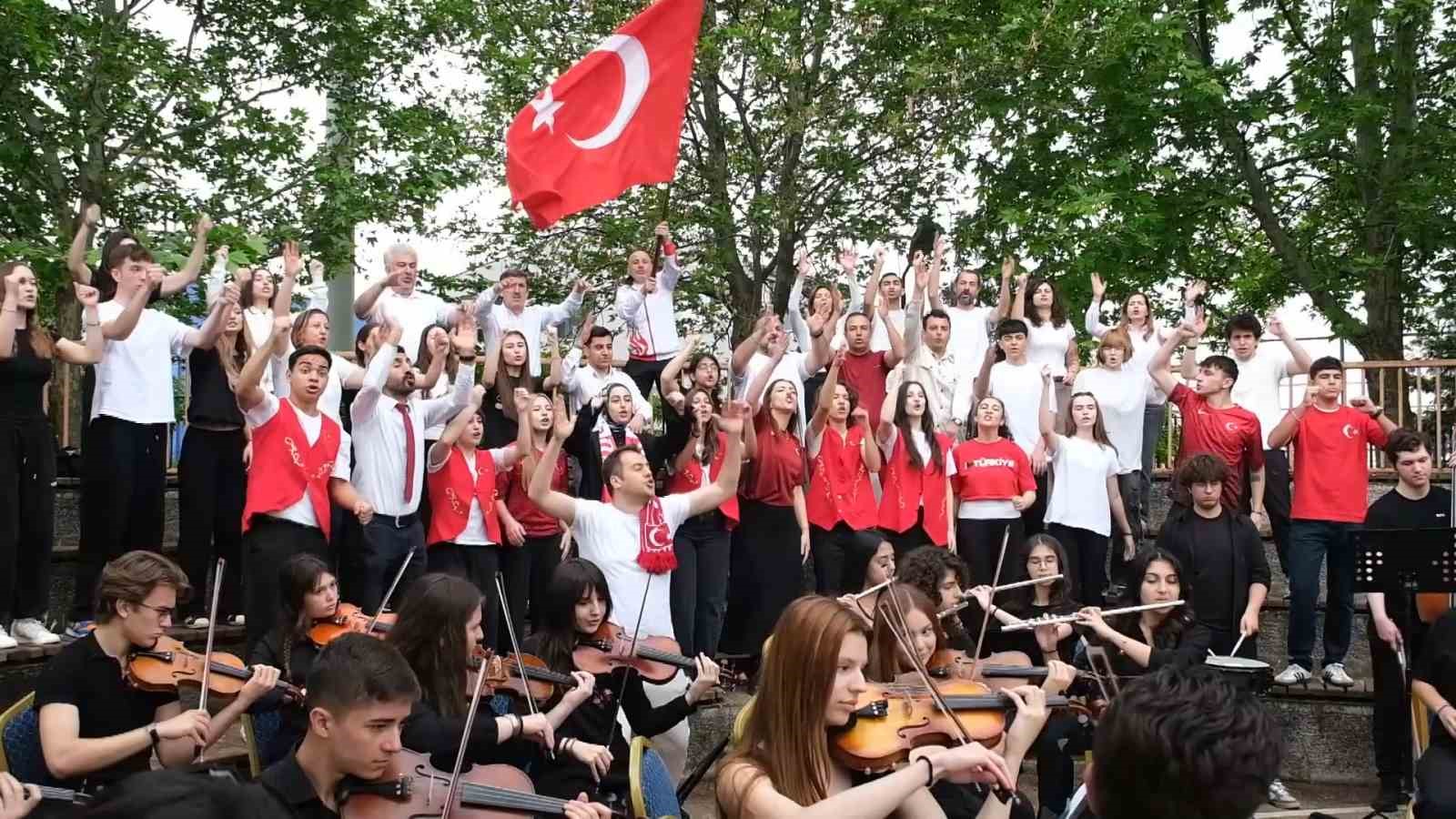 Bursa’nın genç müzisyenleri Dünya Kupası yolunda: "Bizim Çocuklar" finalde