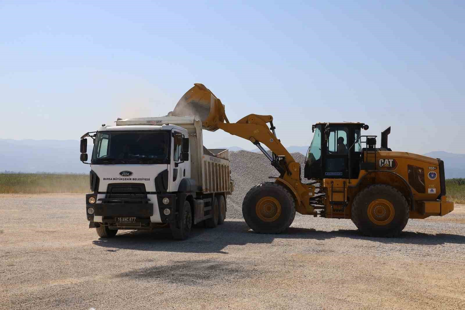 Büyükşehir 5 ilçede yolları yeniliyor