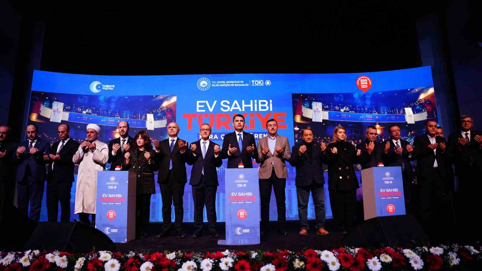 Bakan Kurum’un ismi Malatya’da oy birliği ile bir caddeye verildi