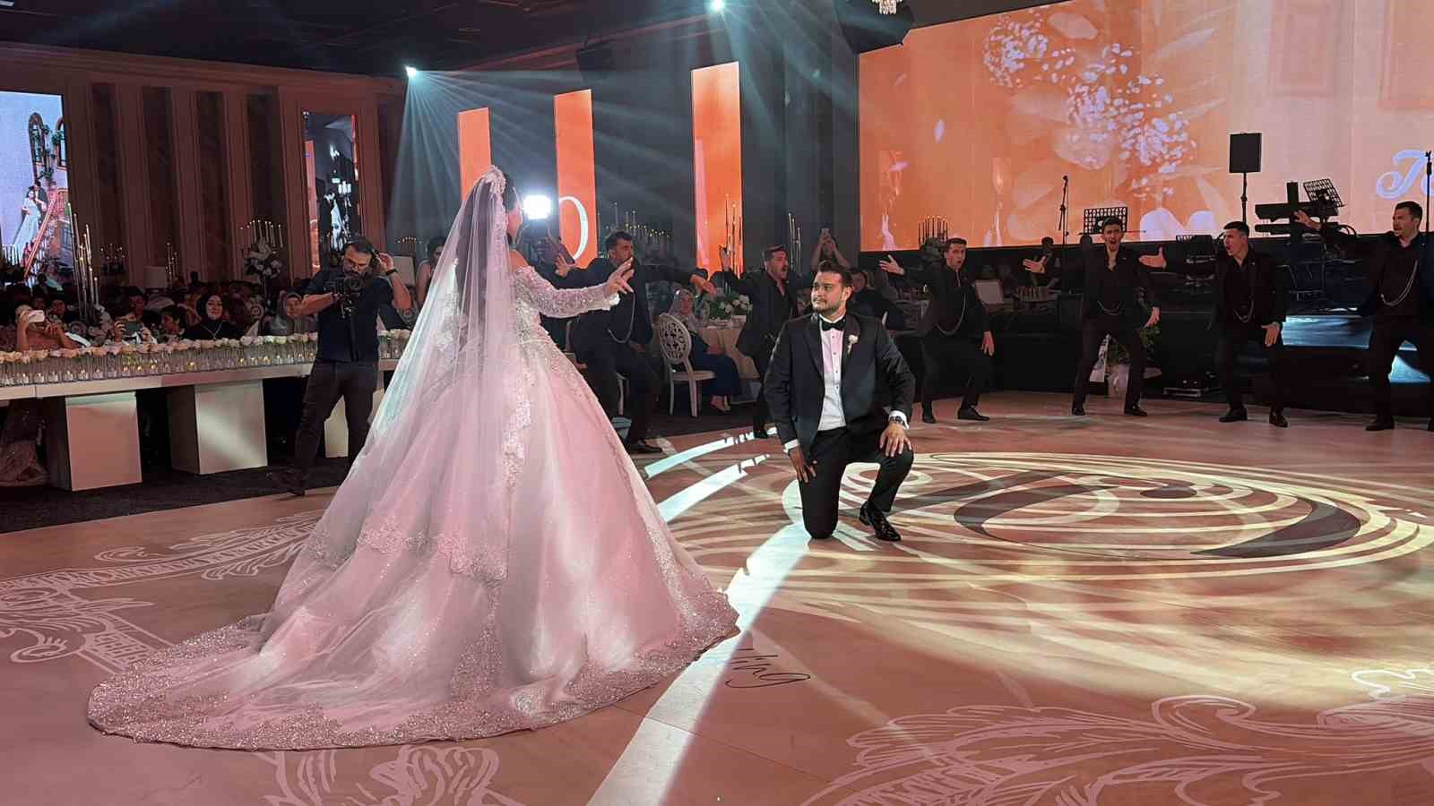 Altan Aydemir&rsquo;in mutlu g&uuml;n&uuml;