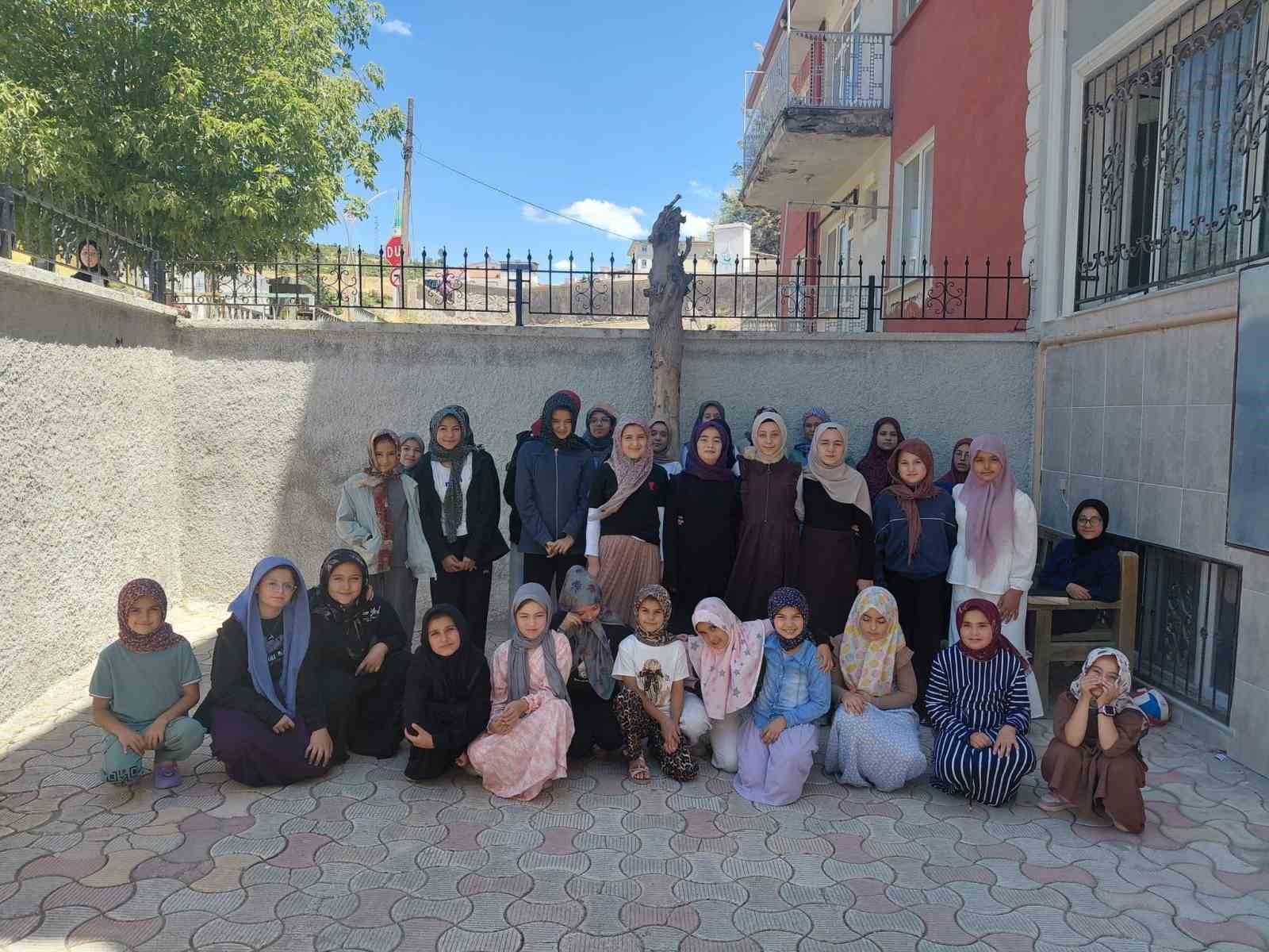 Emet’te Yaz Kur’an Kurslarına yoğun ilgi