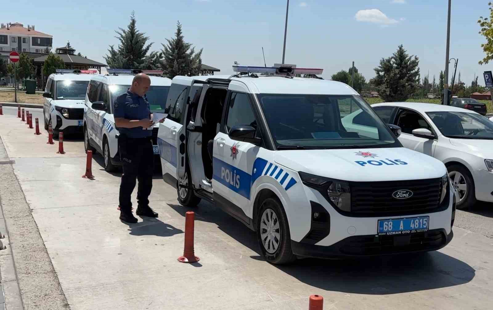 Sokaktaki kavgada ateşlenen t&uuml;fek, bah&ccedil;ede oturan kadını yaraladı
