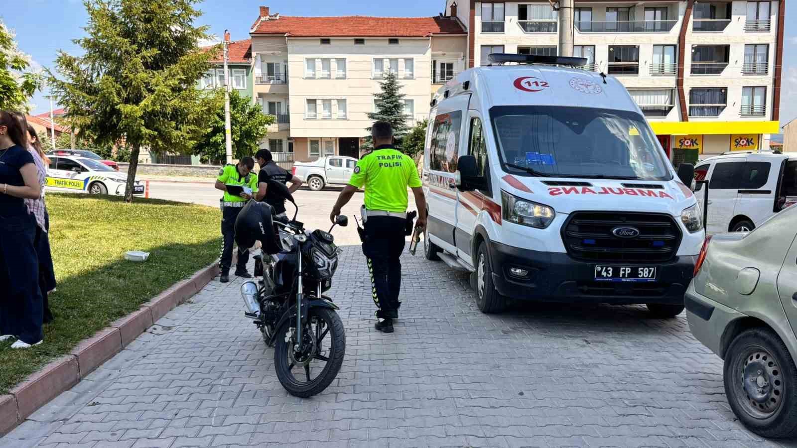 Tavşanlı&rsquo;da motosiklet devrildi: 2 yaralı