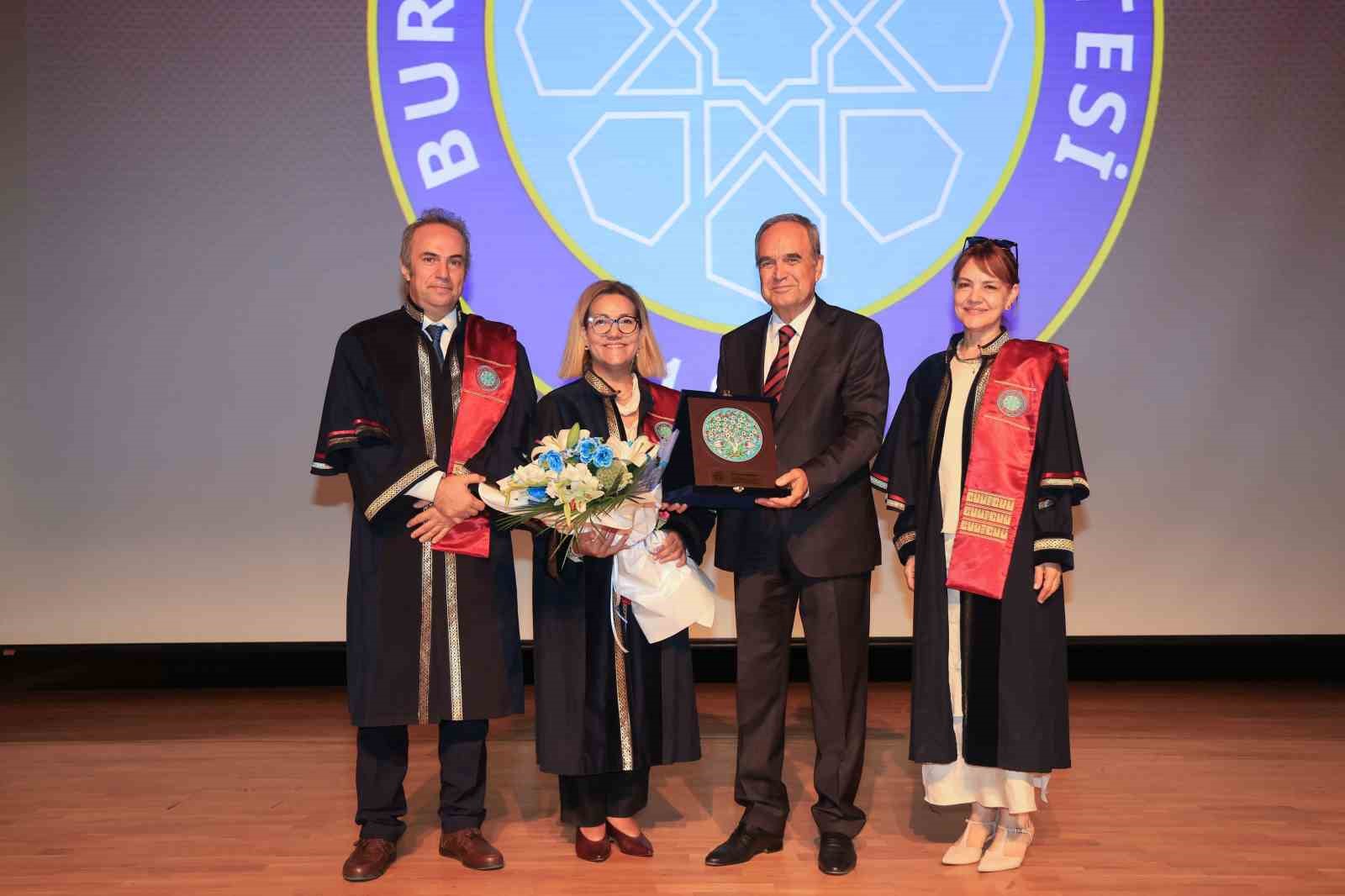 BUÜ Tıp Fakültesinde yeni eğitim-öğretim yılı ilk ders töreniyle başladı