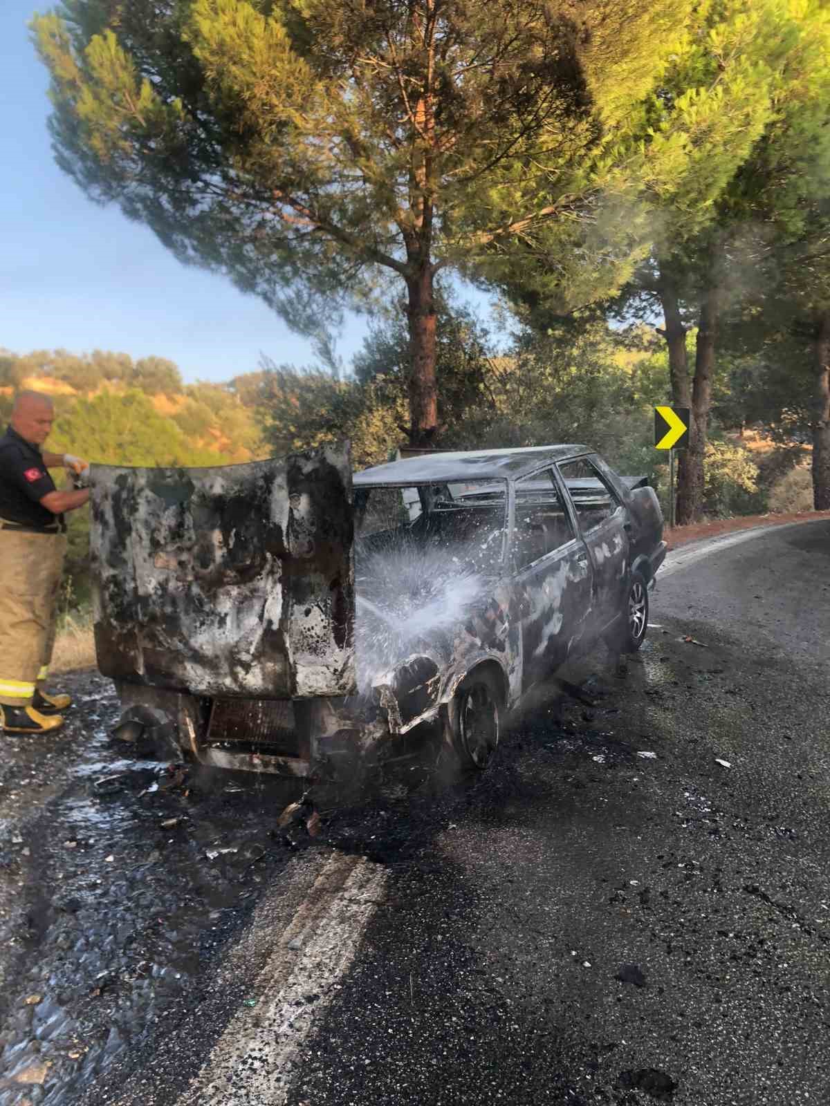 Edremit&rsquo;te ara&ccedil; yangını itfaiye ekiplerince s&ouml;nd&uuml;r&uuml;ld&uuml;