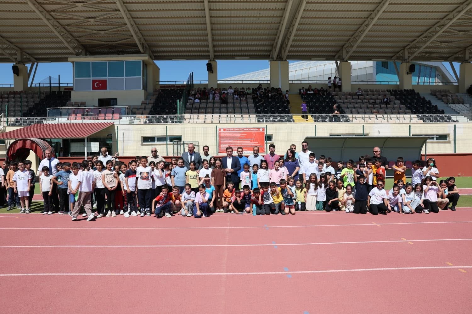 Erzincan’da İlkokullar Fiziksel Etkinlik Oyunları finali yapıldı