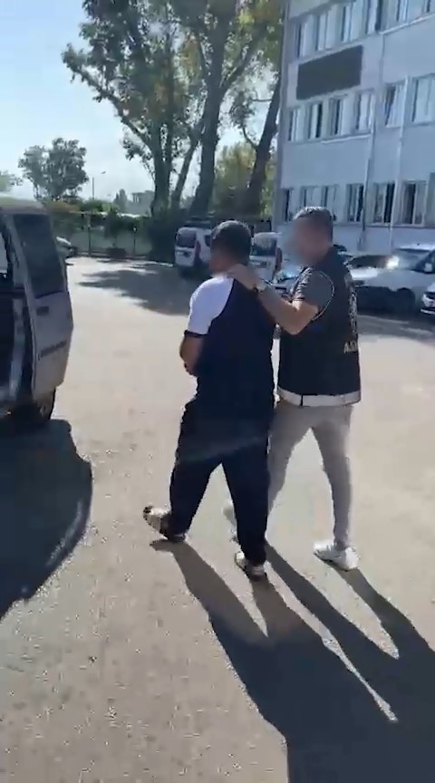Bursa&rsquo;da aranan 3 şahıs operasyonla yakalandı