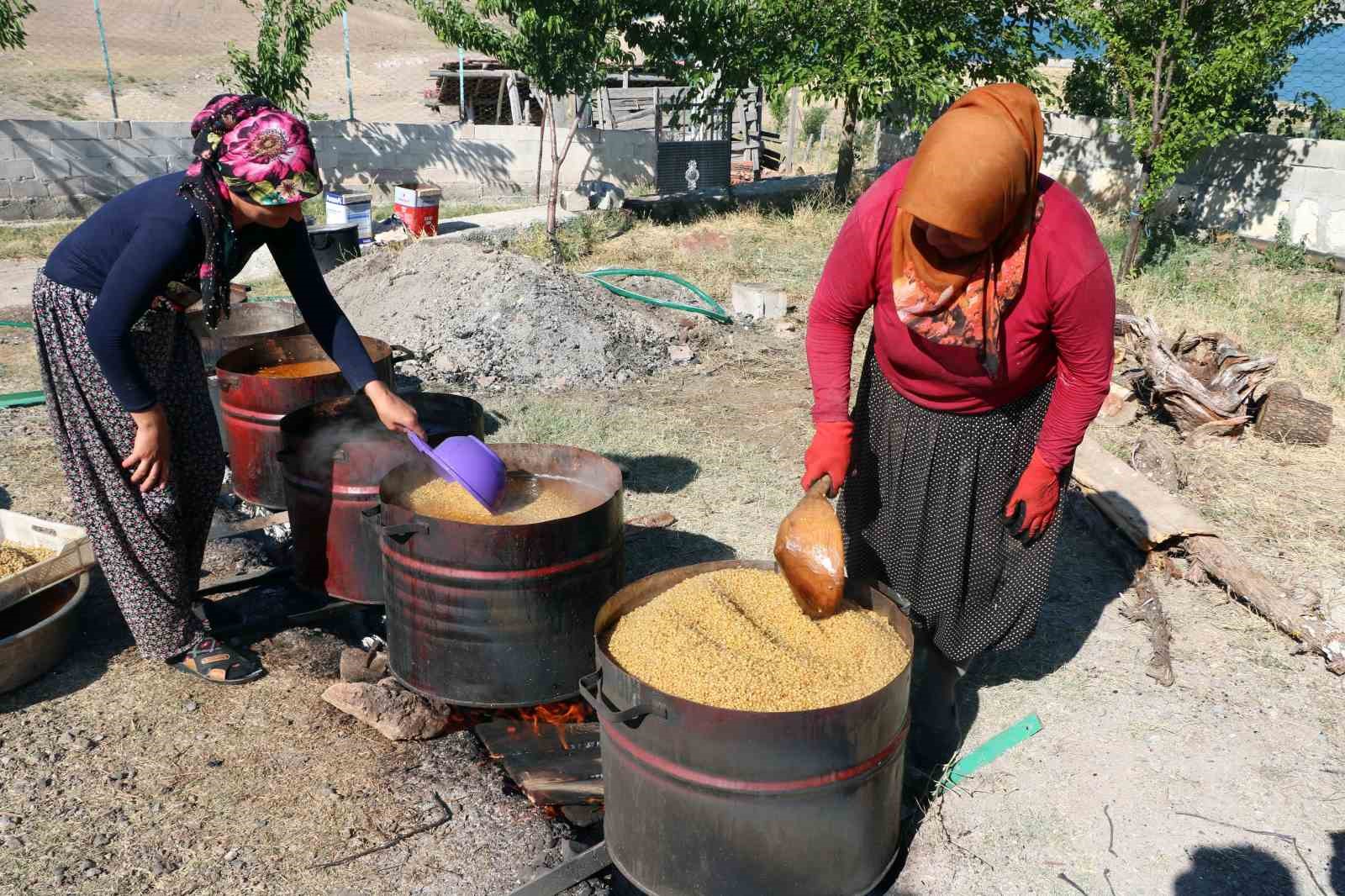 Erzincan&rsquo;da bulgur kazanları kaynamaya başladı