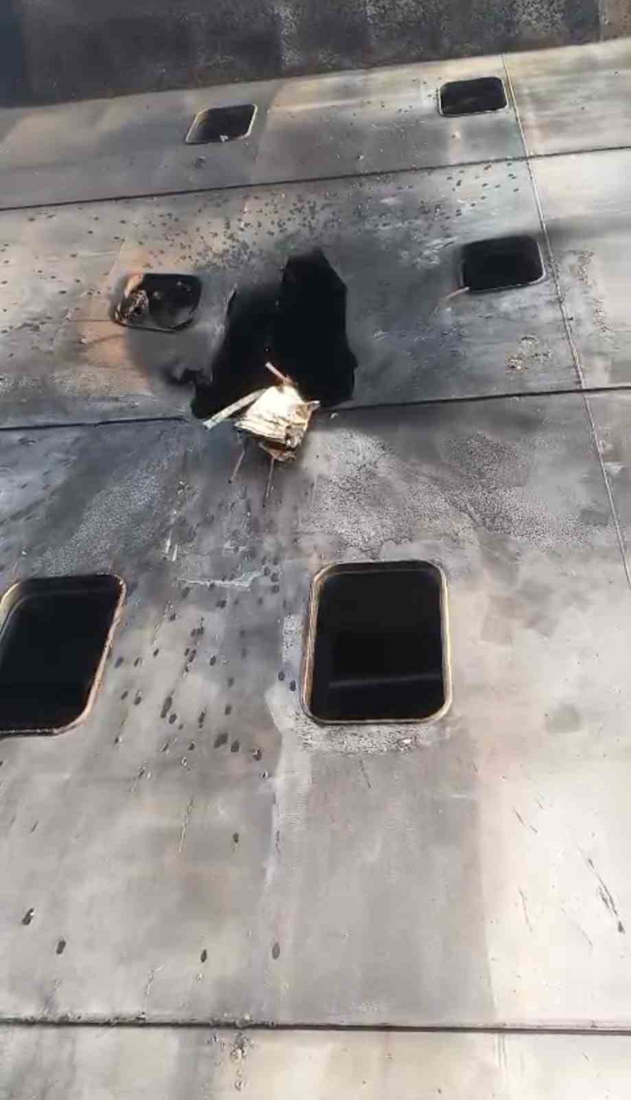 Dron saldırısına uğrayan geminin i&ccedil;inde &ccedil;ekilen g&ouml;r&uuml;nt&uuml;ler saldırının boyutunu g&ouml;zler &ouml;n&uuml;ne serdi