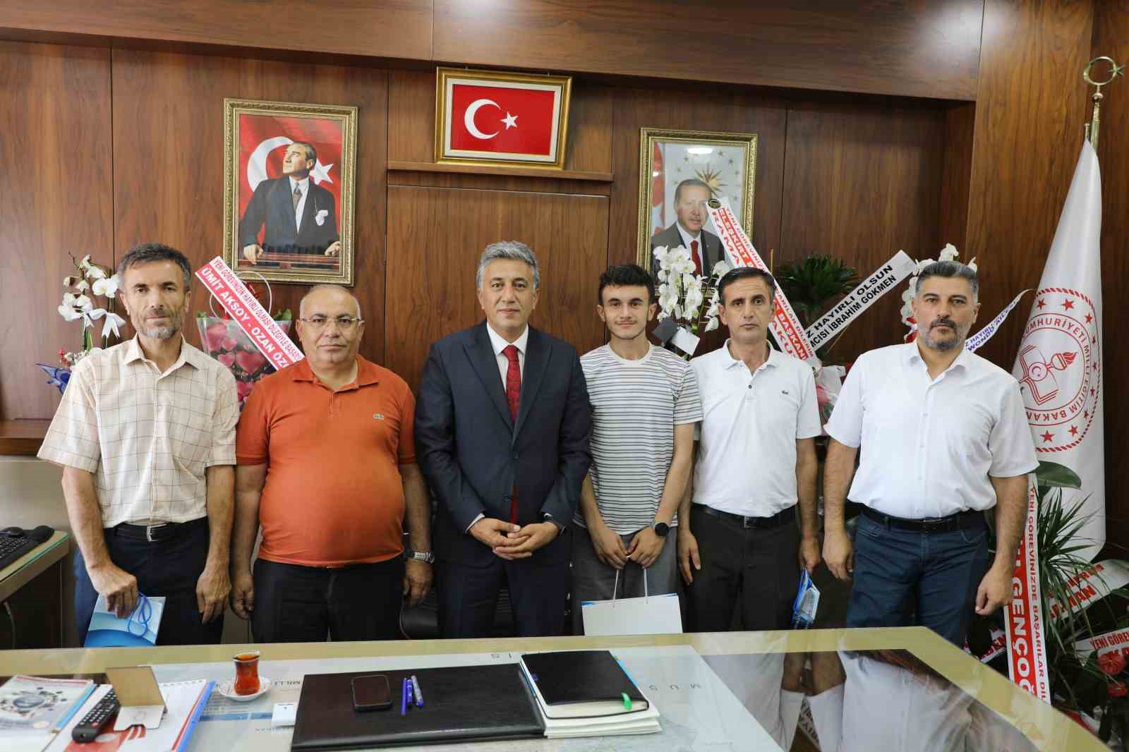 Ağrılı &ouml;ğrenci Kur&rsquo;an-ı Kerim&rsquo;i G&uuml;zel Okuma Yarışması&rsquo;nda T&uuml;rkiye ikincisi oldu