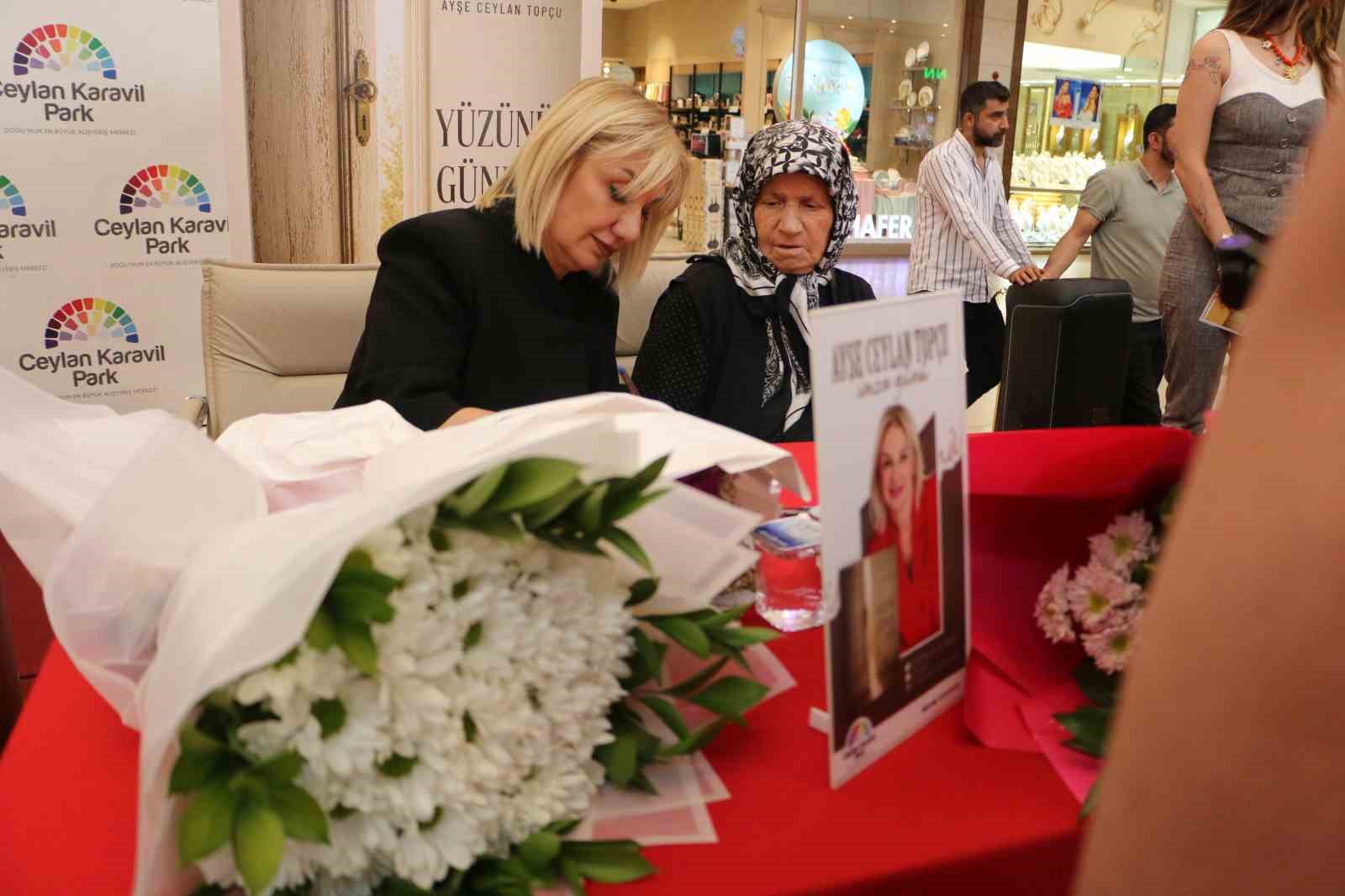 Ceylan Karavil Park AVM’de Ayşe Ceylan Topçu imza gününe yoğun ilgi