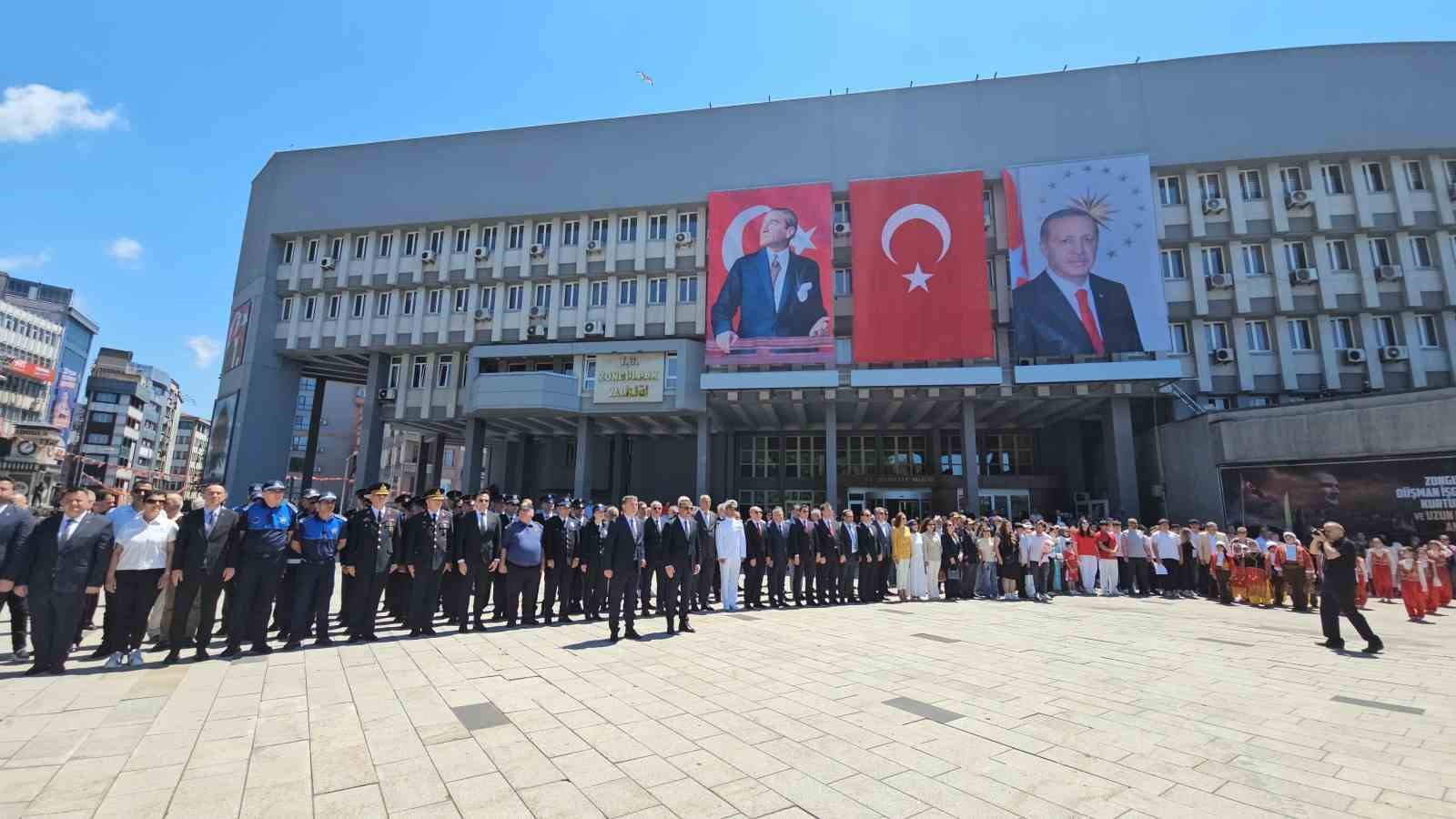 Zonguldak’ın düşman işgalinden kurtuluşunun 105’inci yılı törenlerle kutlandı