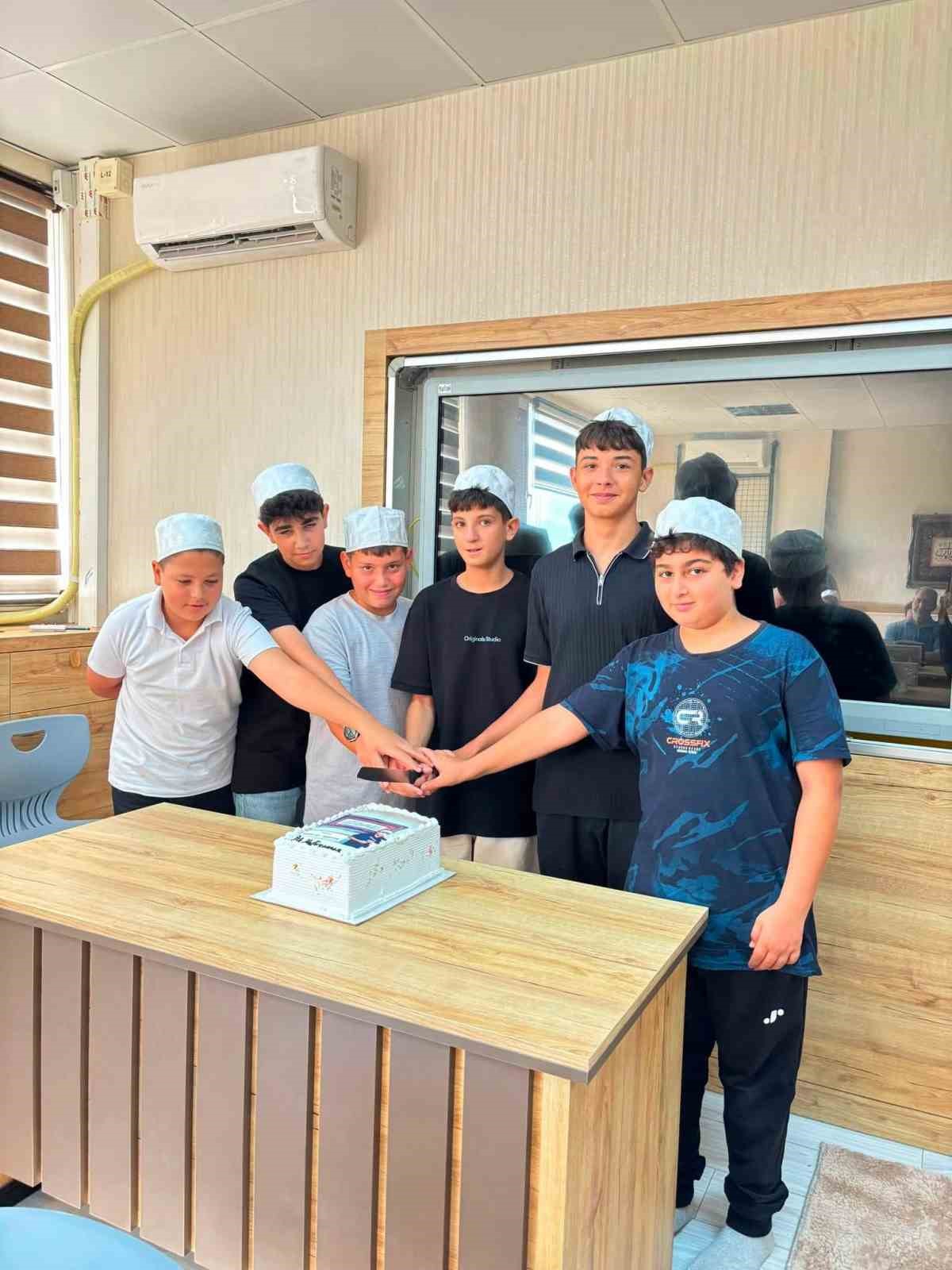 Burhaniye’de İmam Hatip Ortaokulu Kur’an Kursu ilk meyvesini verdi