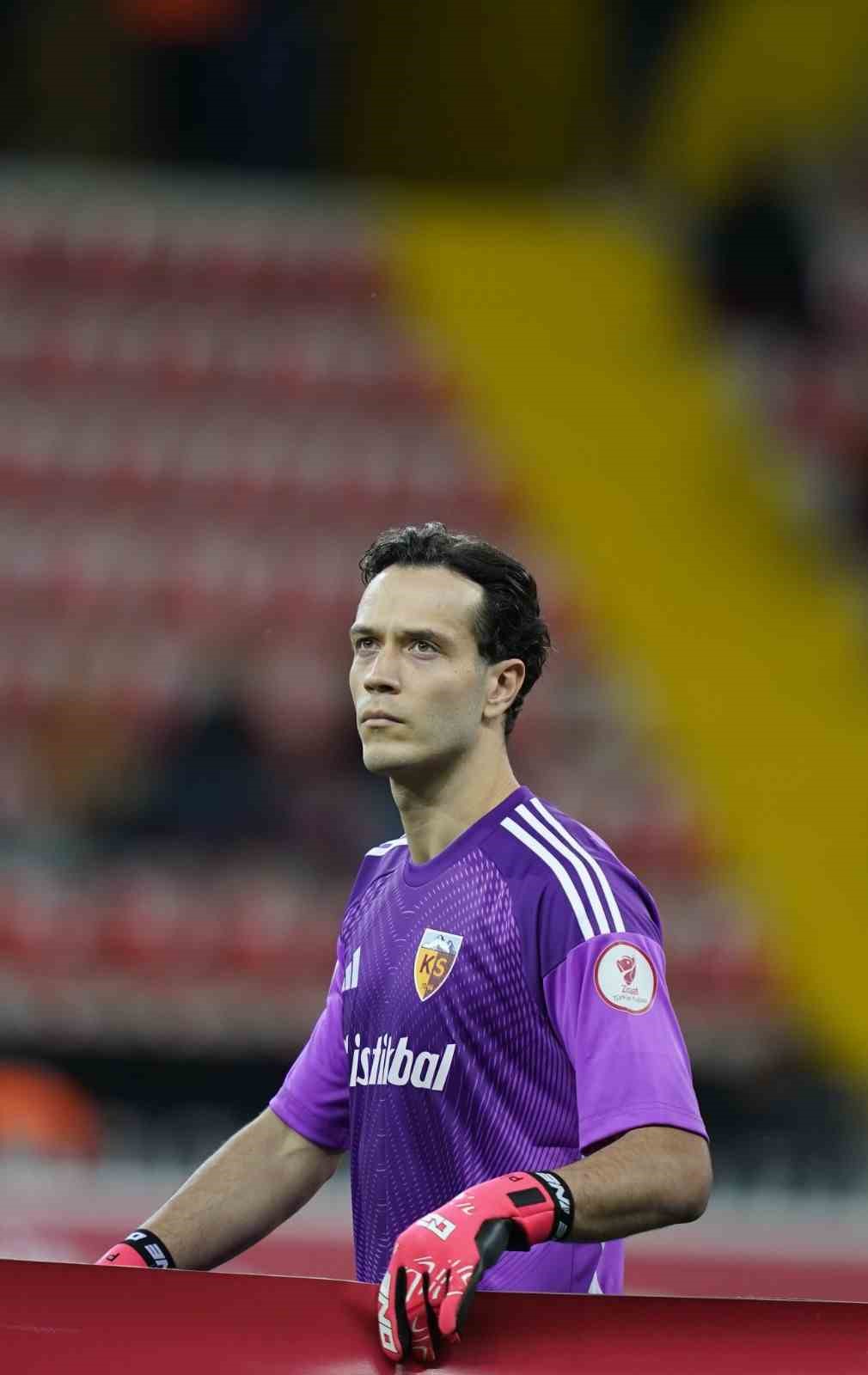 Onurcan Piri, Kayserispor’a veda etti