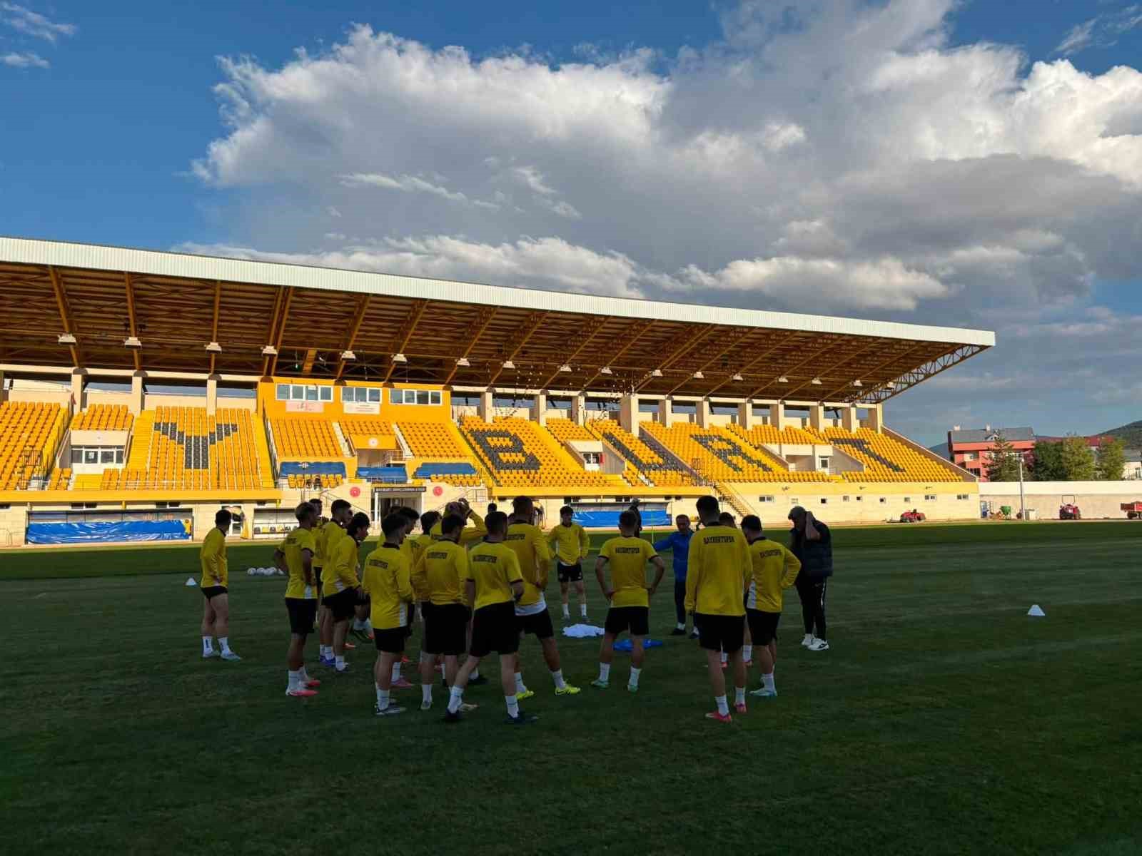 Bayburtspor&rsquo;da kamp mesaisi s&uuml;r&uuml;yor
