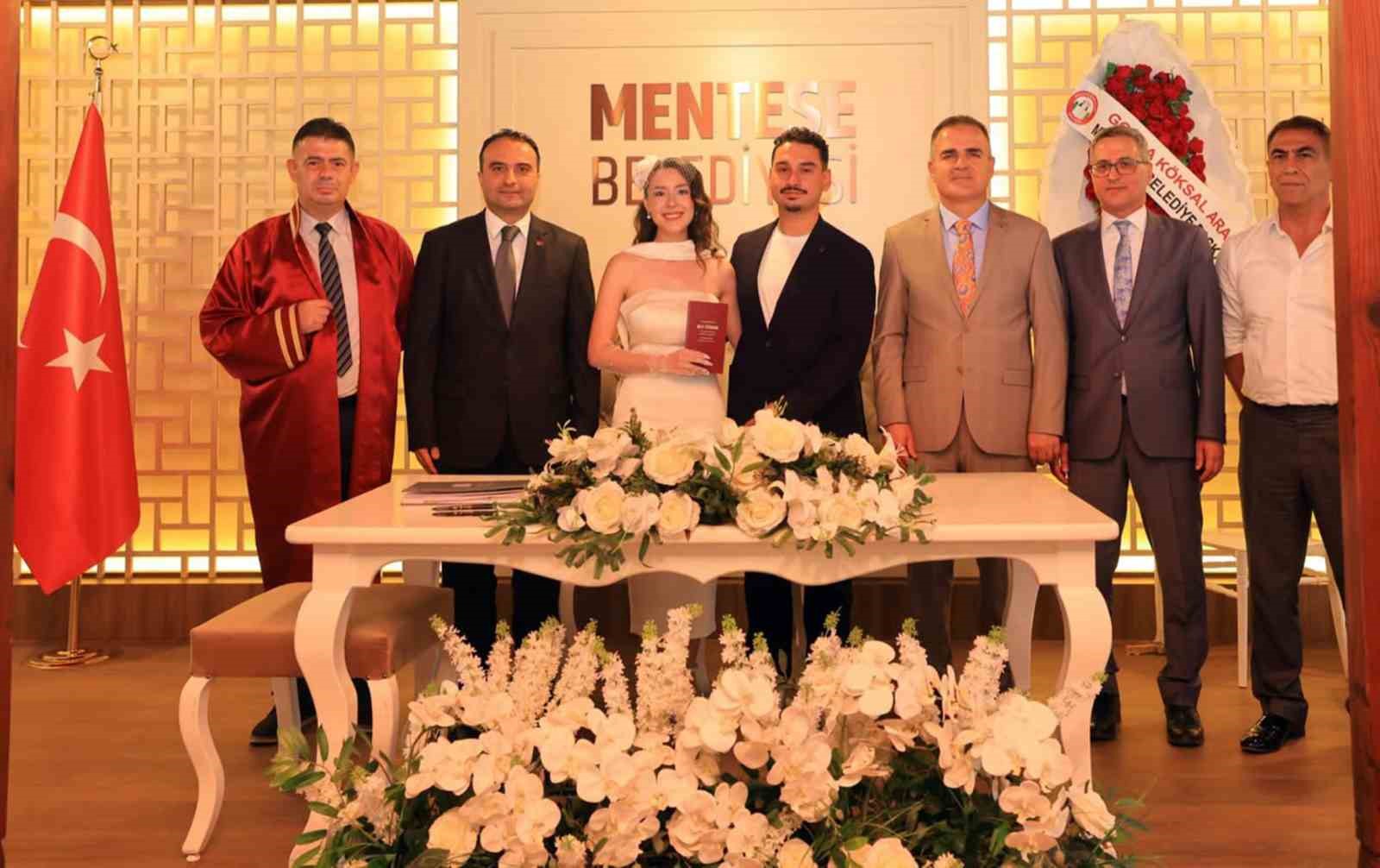 Vali Akbıyık şehit yakınının nikâhında şahitlik yaptı