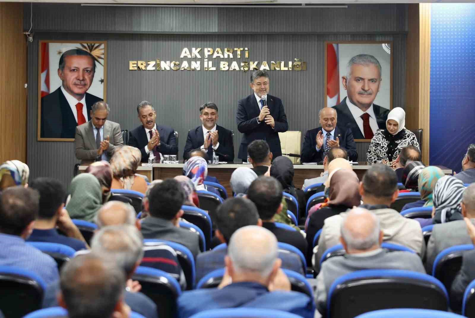 Bakan Yumaklı, AK Parti Erzincan İl Başkanlığında teşkilatla buluştu