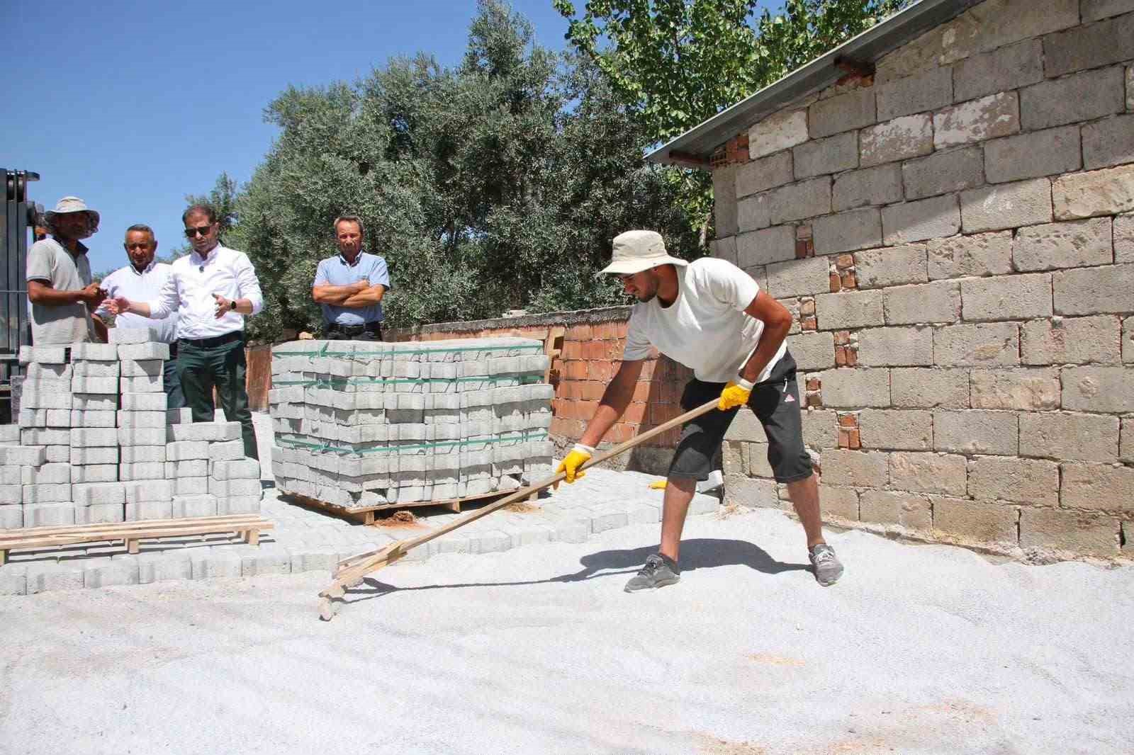 Tire’ye 20 bin metrekare kilit parke taşı desteği