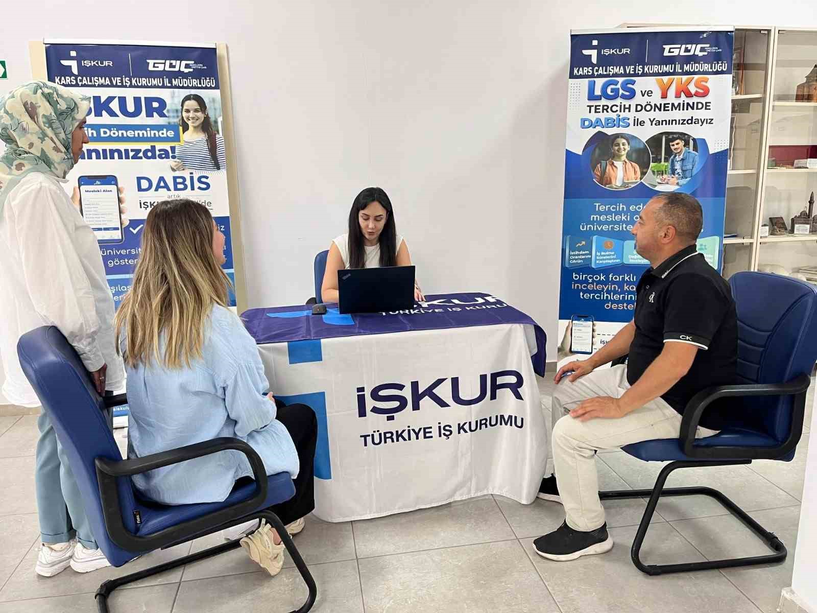 Kars’ta üniversite adaylarına dijital tercih rehberi: İŞKUR’dan DABİS desteği