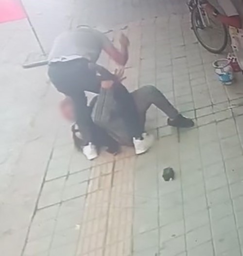 K&uuml;tahya&rsquo;da eski eşi tarafından bı&ccedil;aklanan kadın ağır yaralandı