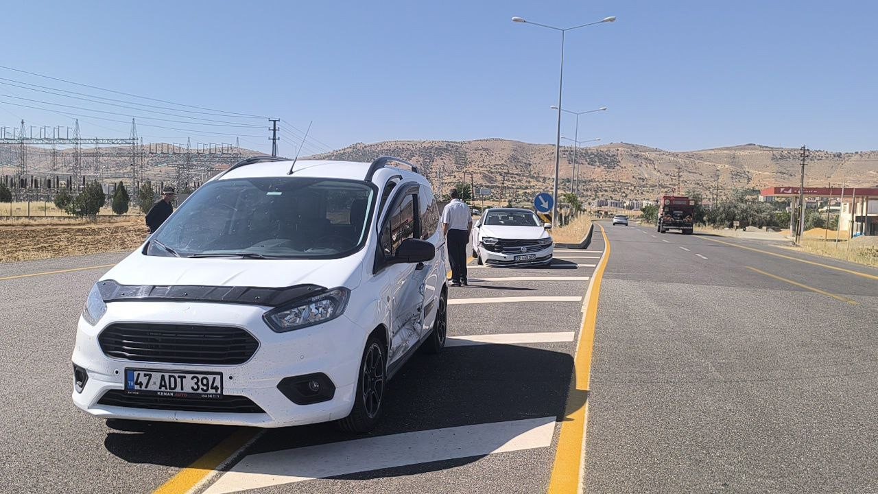 Gerc&uuml;ş &ccedil;evre yolunda kaza